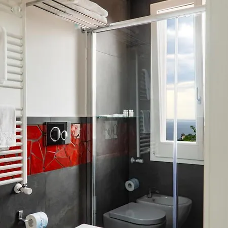 Willa Seiano Sleeps 8 Pool Air Con Wifi Nerano